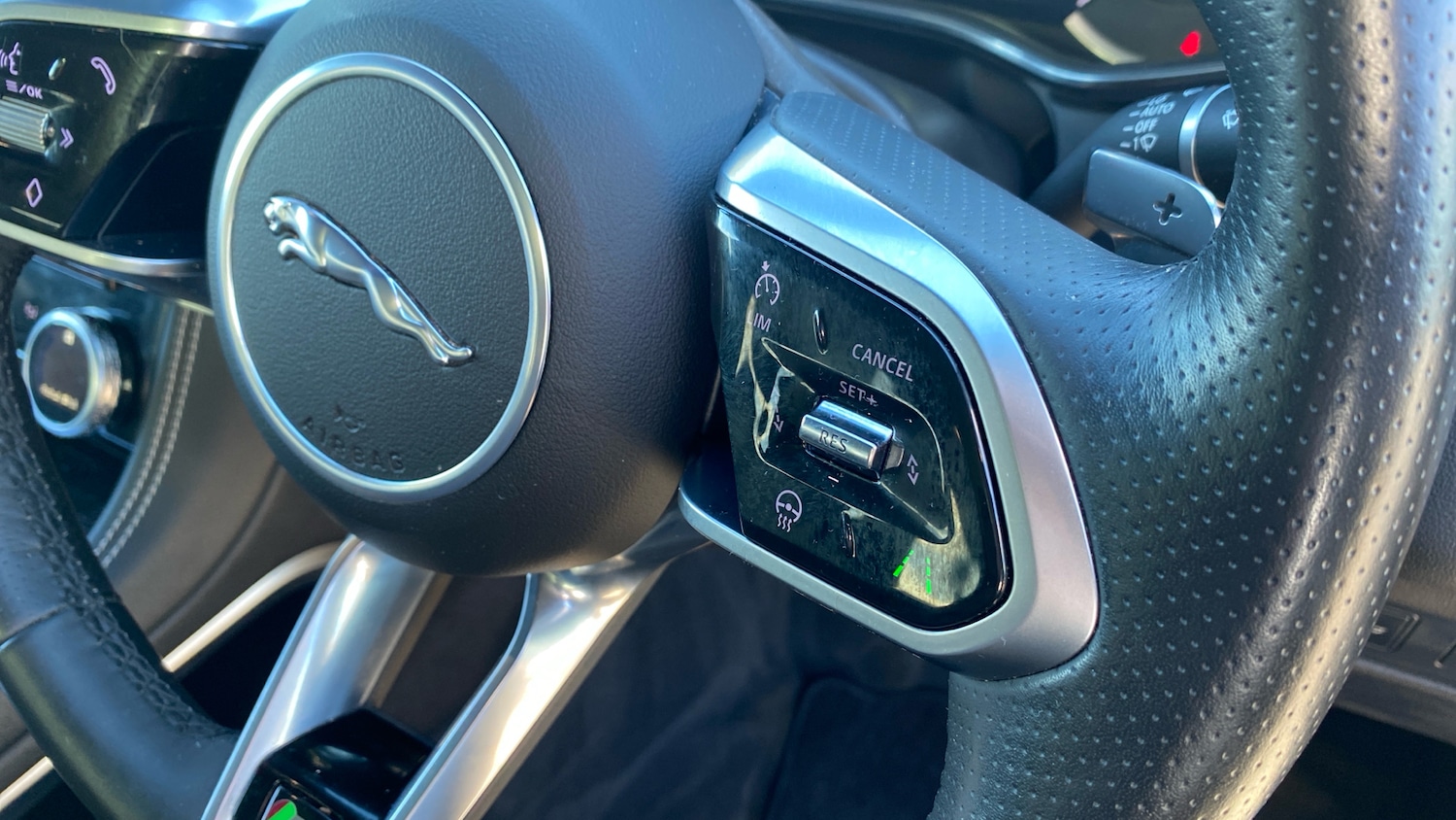 Used Jaguar F-Pace 2022 for sale - 76209252: Photo 46