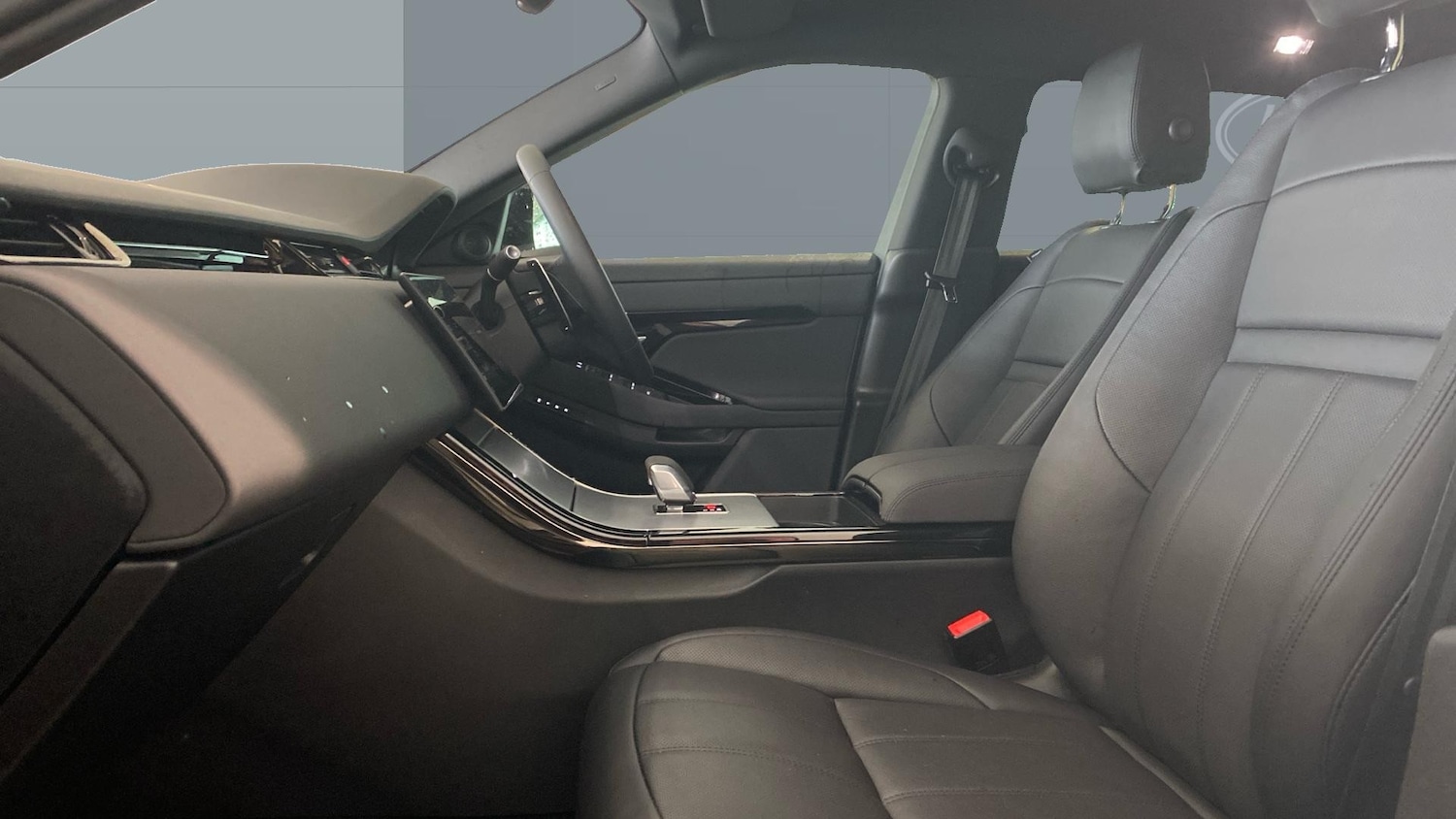 Used Land Rover Range Rover Evoque 2025 for sale - 77406827: Photo 3