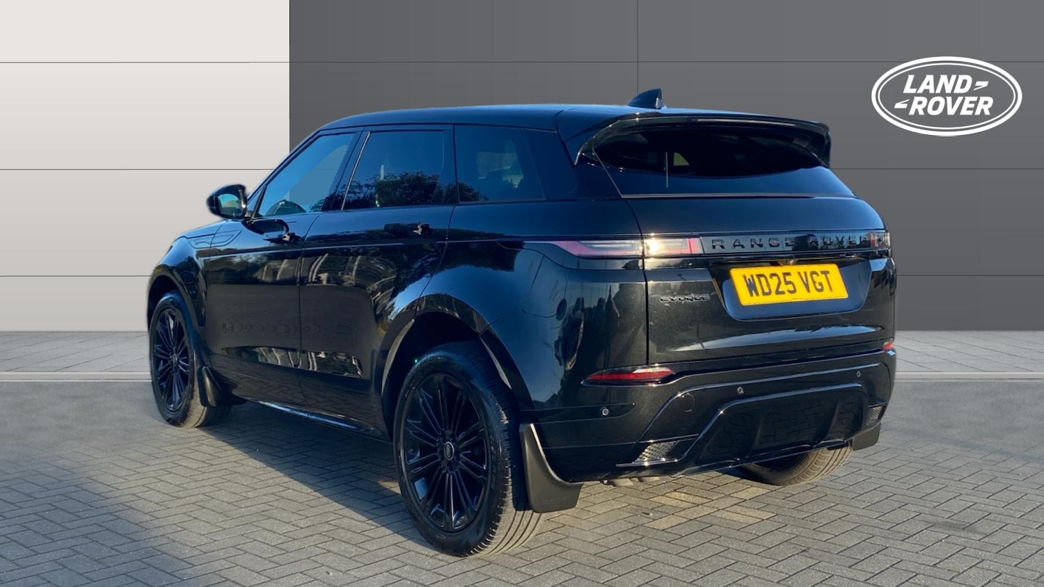 Used Land Rover Range Rover Evoque 2025 for sale - 77179904: Photo 2