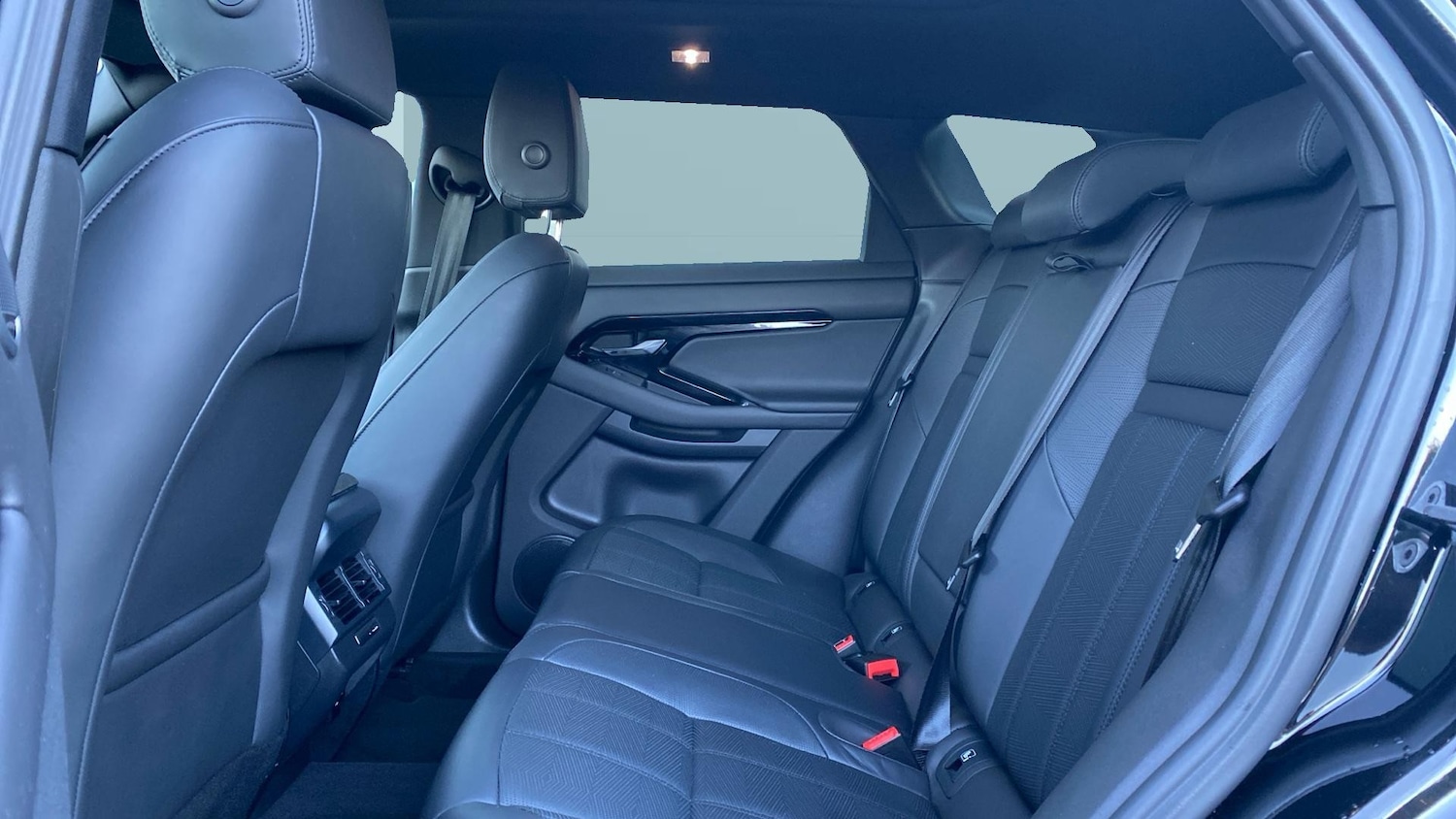 Used Land Rover Range Rover Evoque 2025 for sale - 77179904: Photo 4