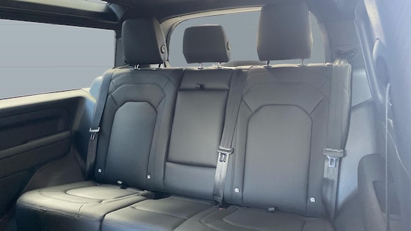 Used Land Rover Defender 2025 for sale - 76181860: Photo 4