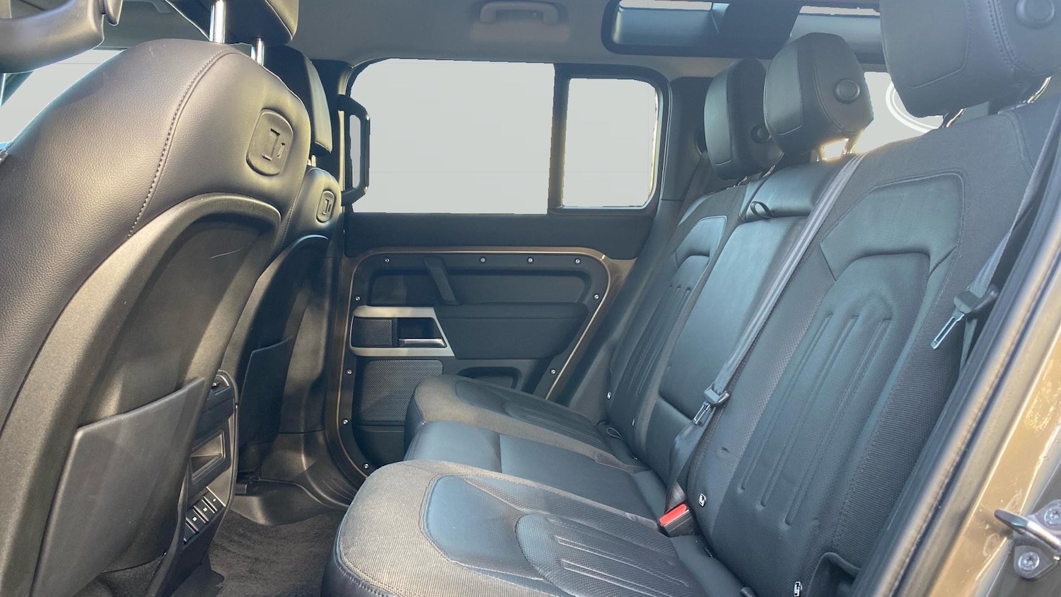 Used Land Rover Defender 2020 for sale - 76818713: Photo 4