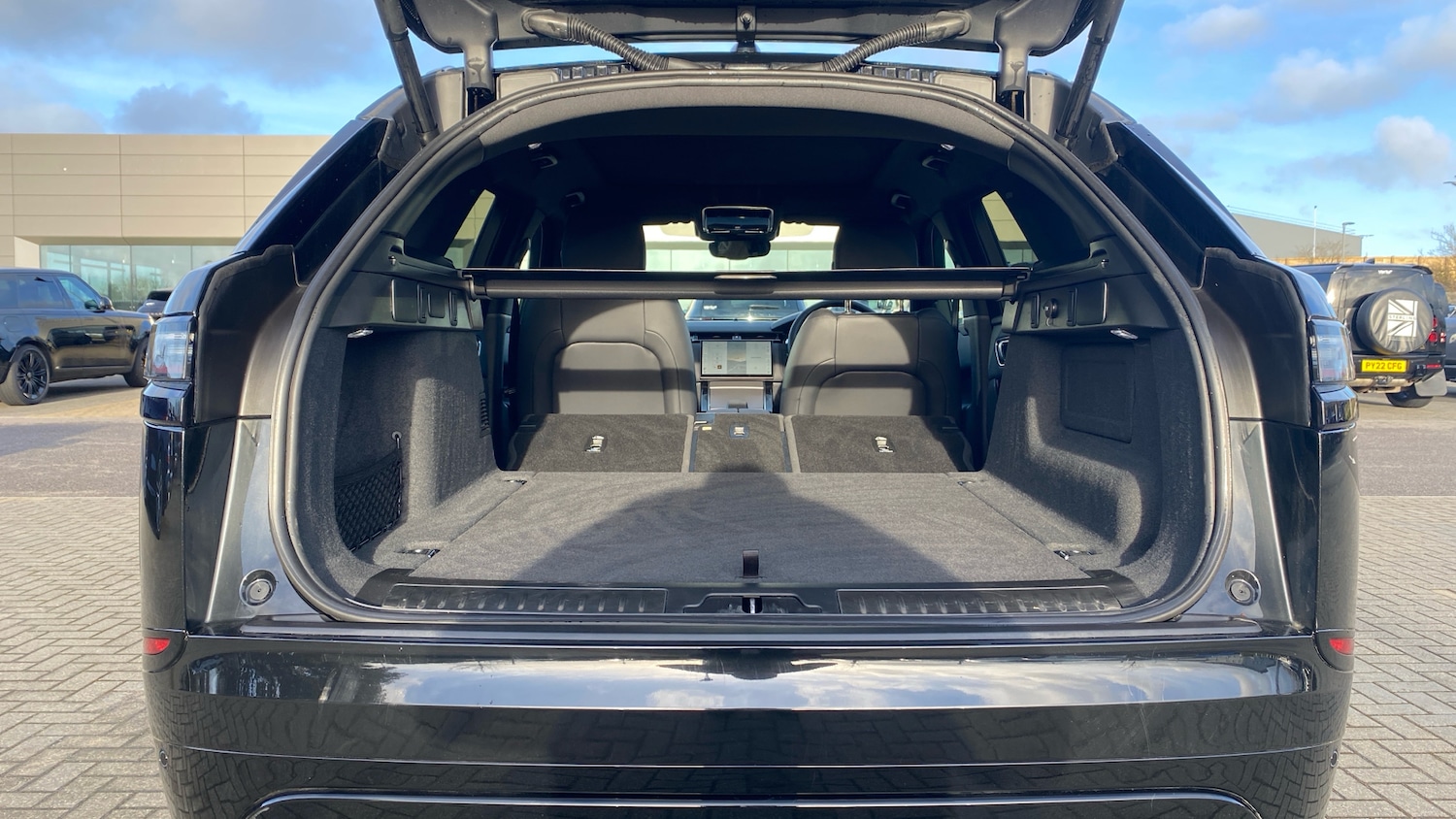 Used Land Rover Range Rover Velar 2025 for sale - 77988985: Photo 10