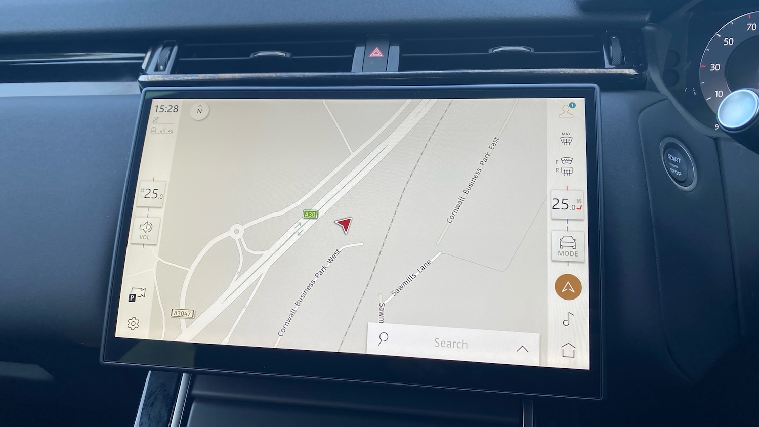 Used Land Rover Range Rover Velar 2025 for sale - 77988985: Photo 11