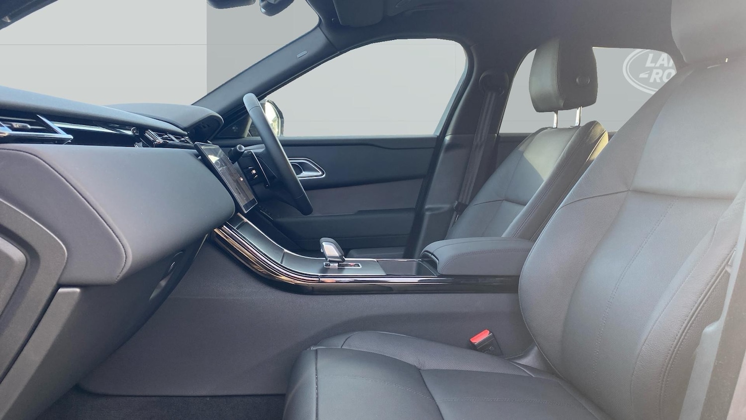 Used Land Rover Range Rover Velar 2025 for sale - 77988985: Photo 3