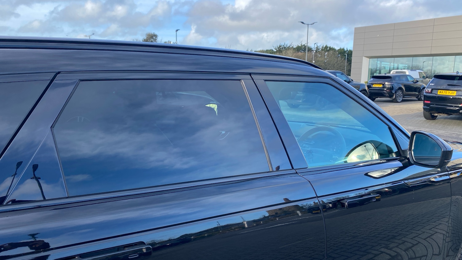 Used Land Rover Range Rover Velar 2025 for sale - 77988985: Photo 33