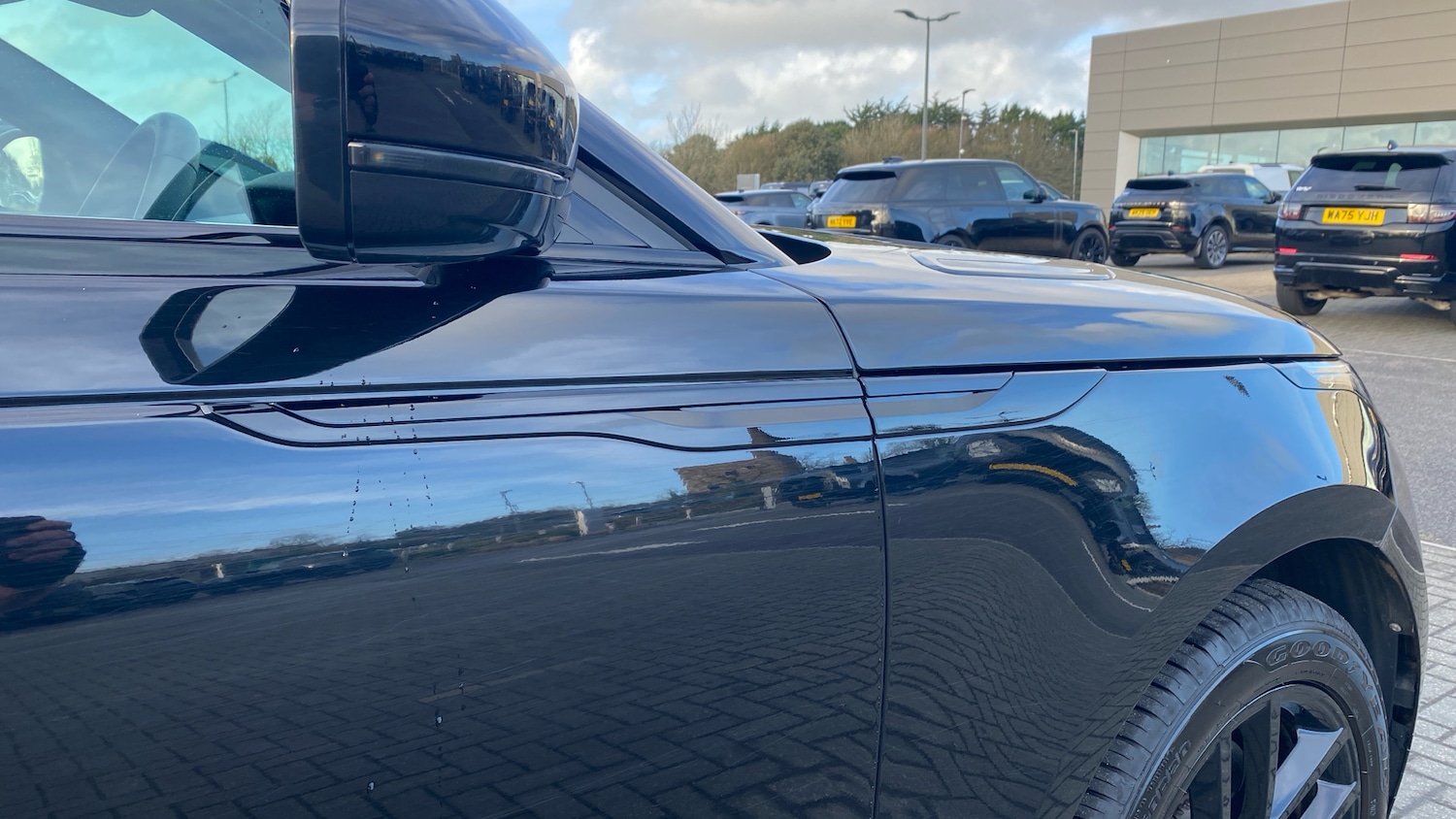 Used Land Rover Range Rover Velar 2025 for sale - 77519708: Photo 27