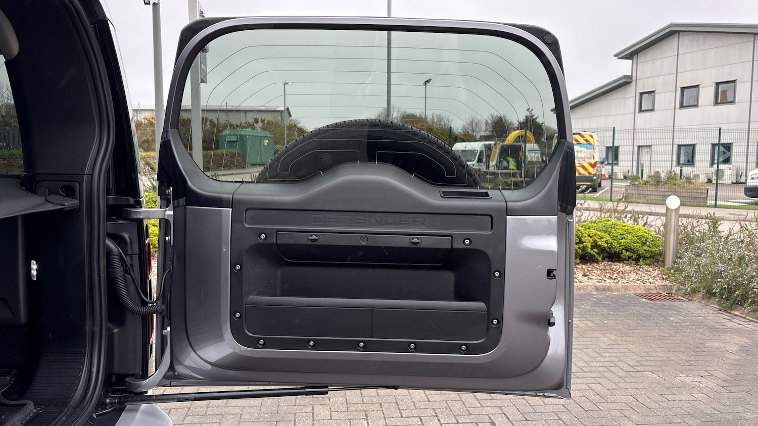 Used Land Rover Defender 2021 for sale - 77933885: Photo 27