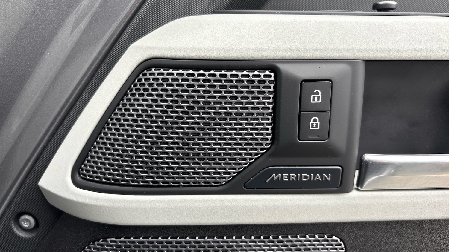 Used Land Rover Defender 2021 for sale - 77933885: Photo 32