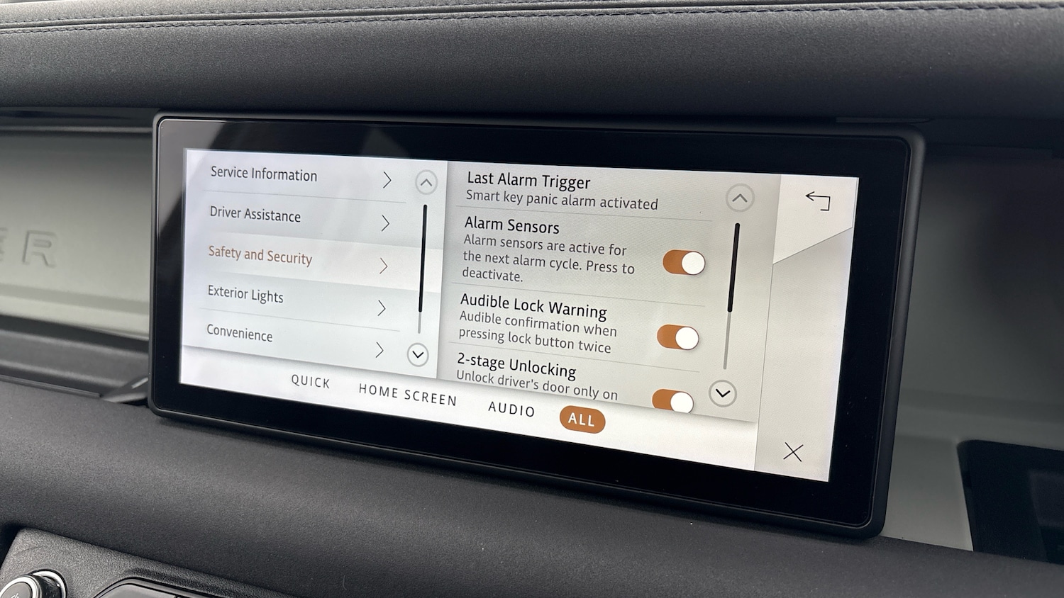 Used Land Rover Defender 2021 for sale - 77933885: Photo 48