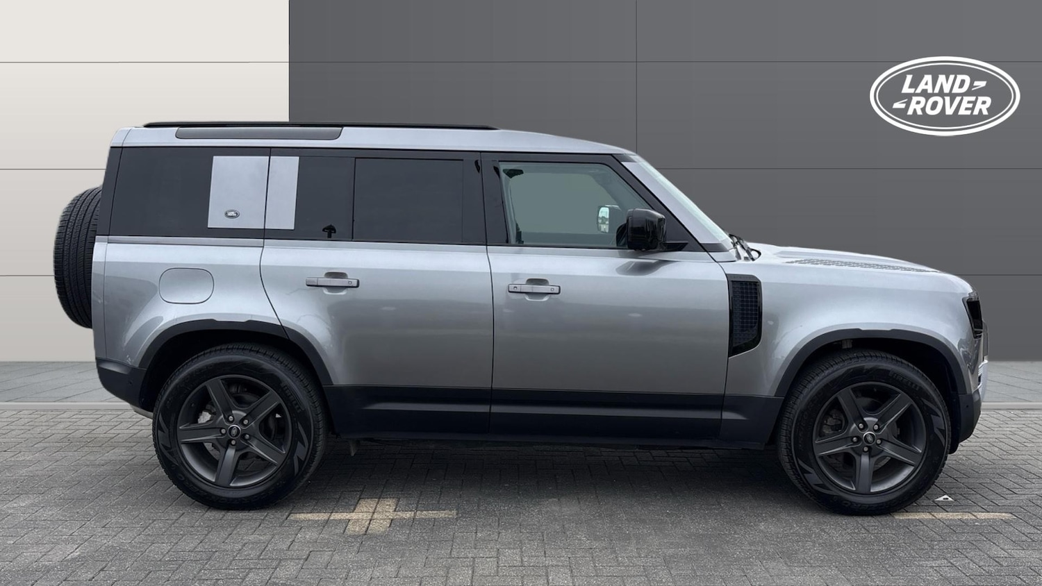 Used Land Rover Defender 2021 for sale - 77933885: Photo 5