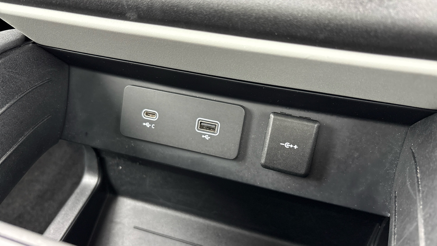 Used Land Rover Defender 2021 for sale - 77933885: Photo 50