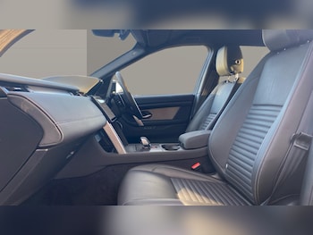 Used Land Rover Discovery Sport 2025 for sale - 76904899: Photo