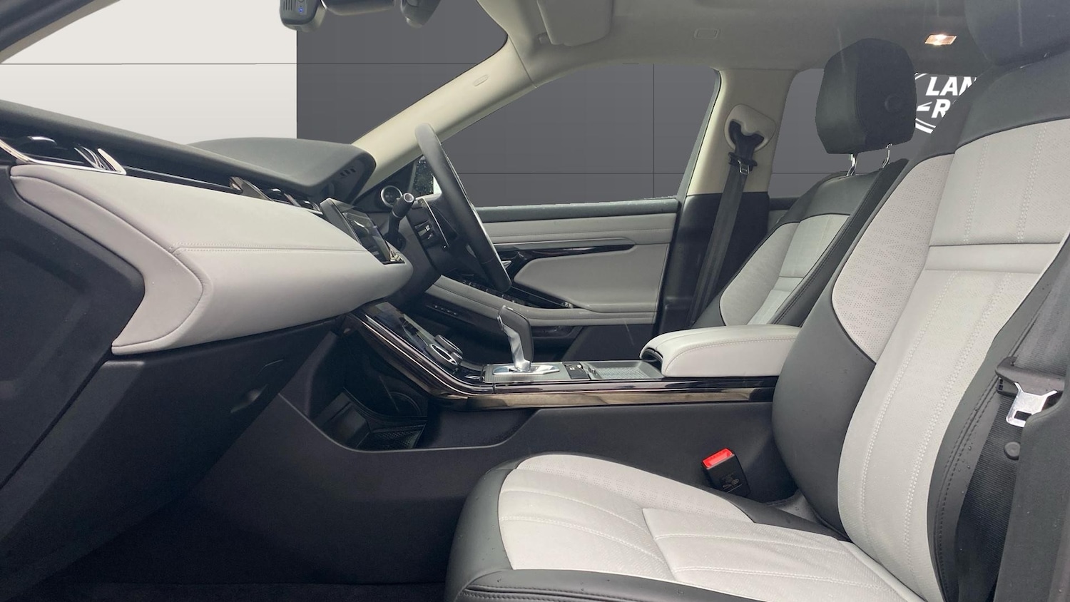 Used Land Rover Range Rover Evoque 2023 for sale - 77603598: Photo 3