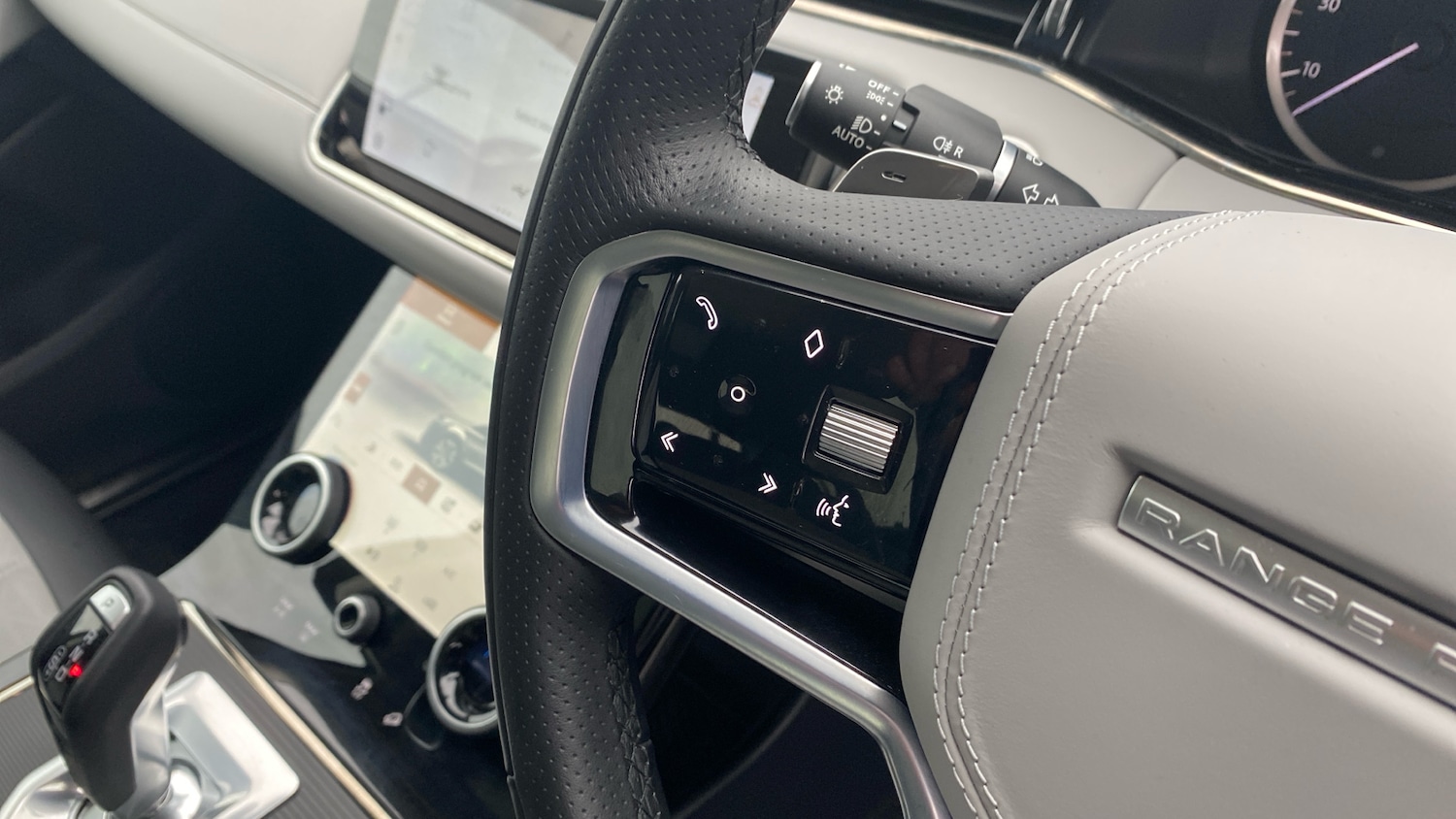 Used Land Rover Range Rover Evoque 2023 for sale - 77603598: Photo 51