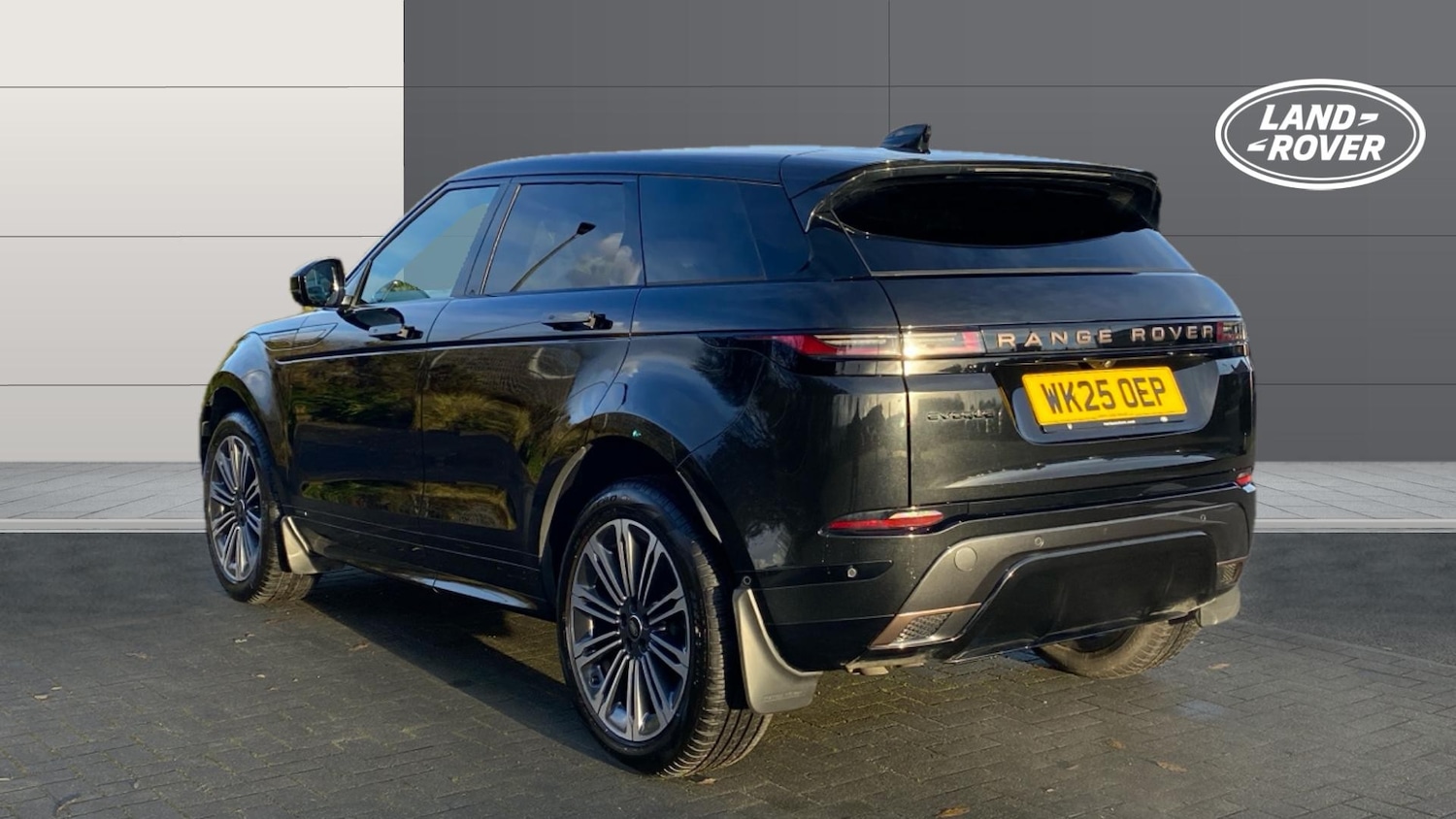 Used Land Rover Range Rover Evoque 2025 for sale - 76764109: Photo 2