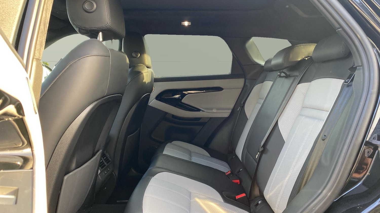 Used Land Rover Range Rover Evoque 2025 for sale - 76764109: Photo 4