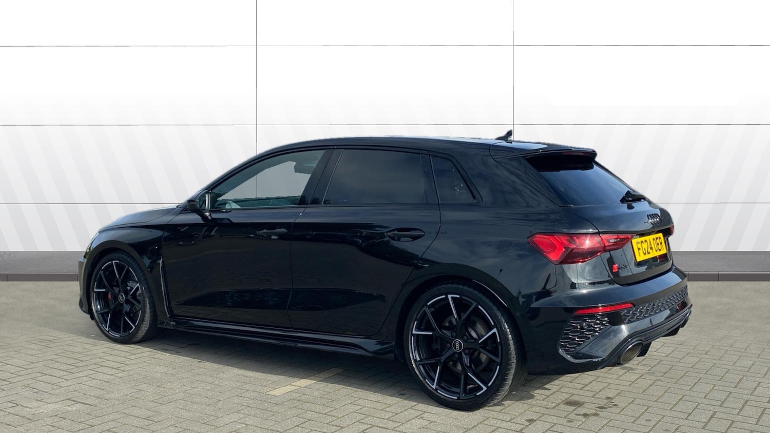 Used Audi RS3 2024 for sale - 76144511: Photo 2