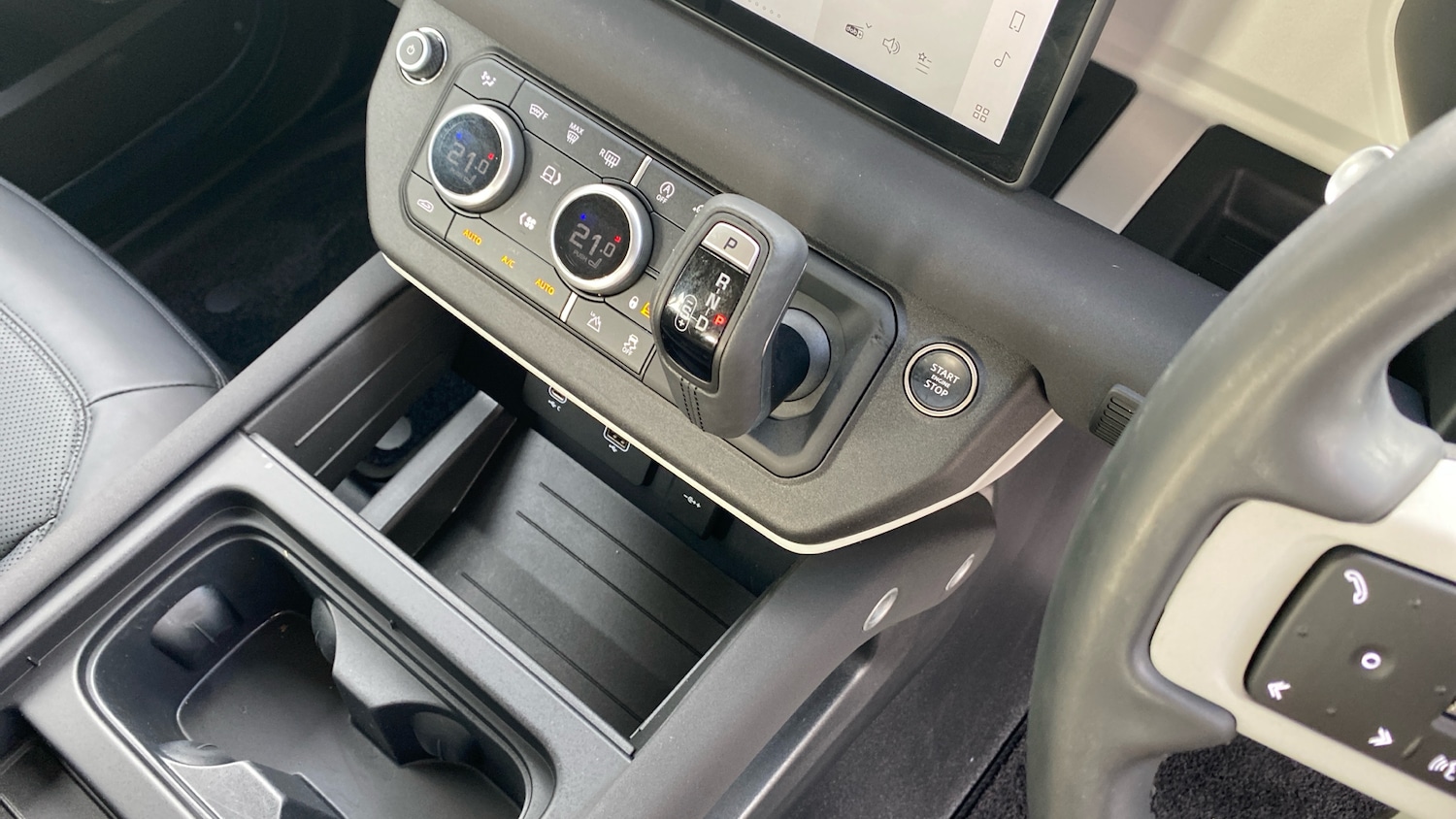 Used Land Rover Defender 2022 for sale - 76352430: Photo 13