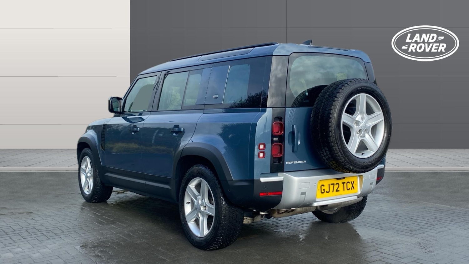 Used Land Rover Defender 2022 for sale - 76352430: Photo 2