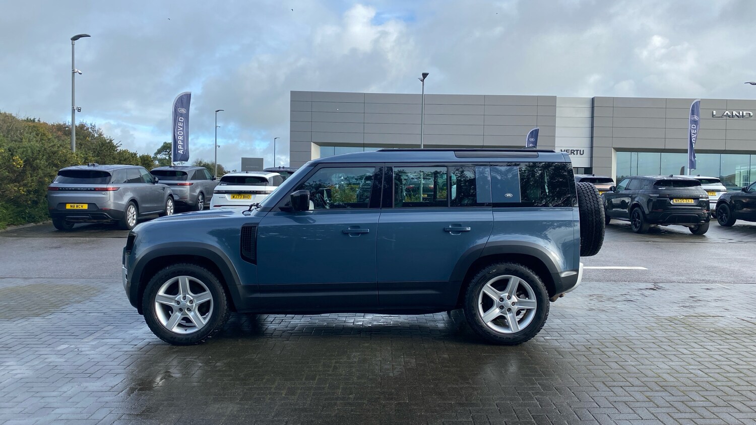 Used Land Rover Defender 2022 for sale - 76352430: Photo 21