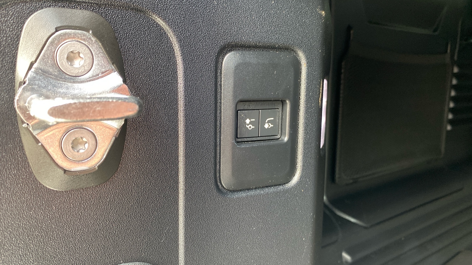 Used Land Rover Defender 2022 for sale - 76352430: Photo 39