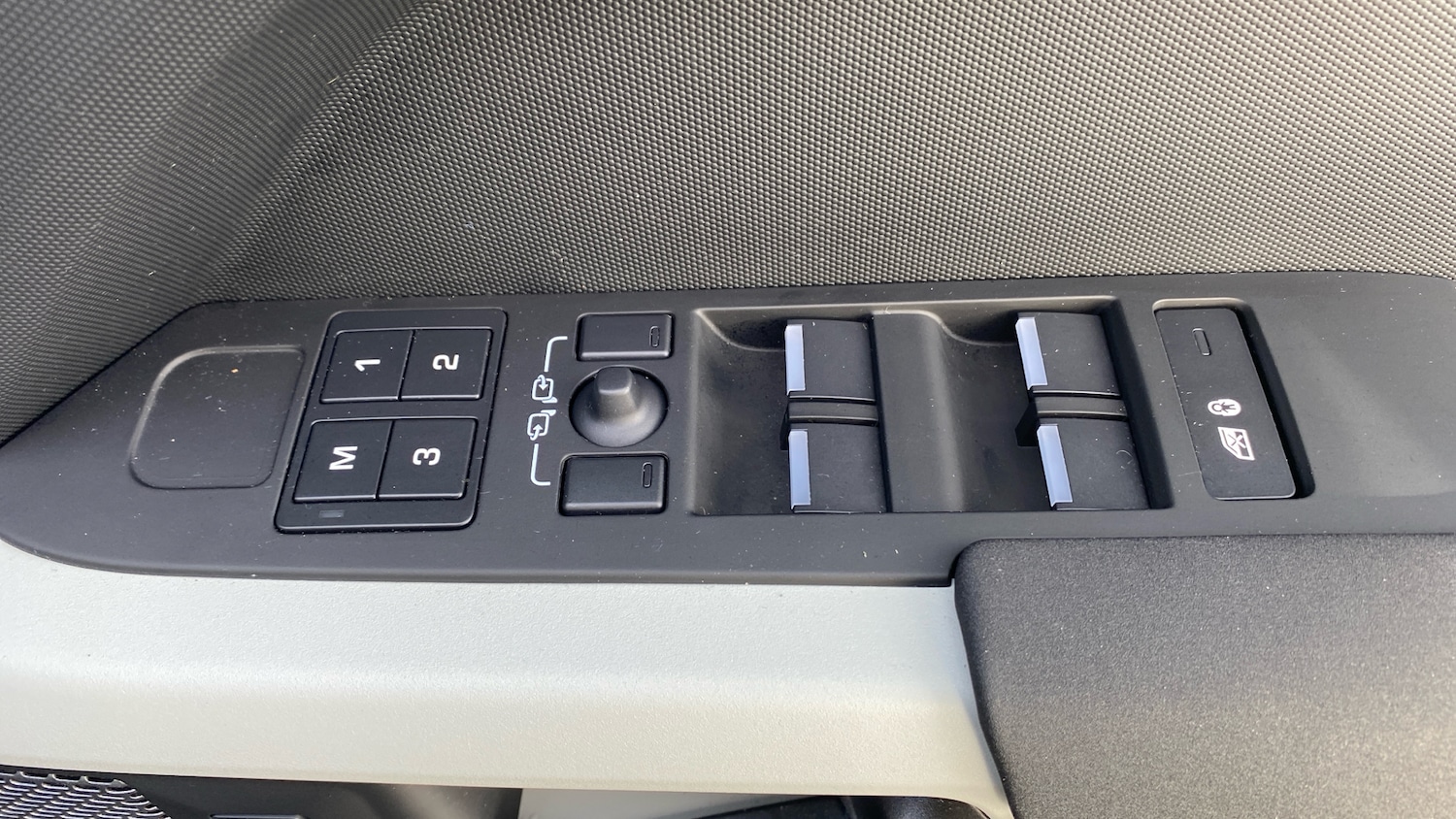 Used Land Rover Defender 2022 for sale - 76352430: Photo 46