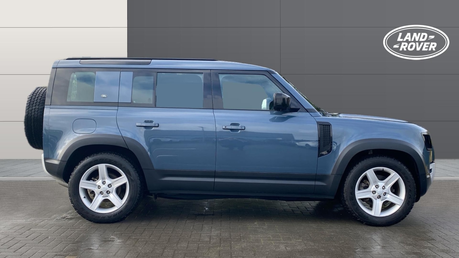 Used Land Rover Defender 2022 for sale - 76352430: Photo 5