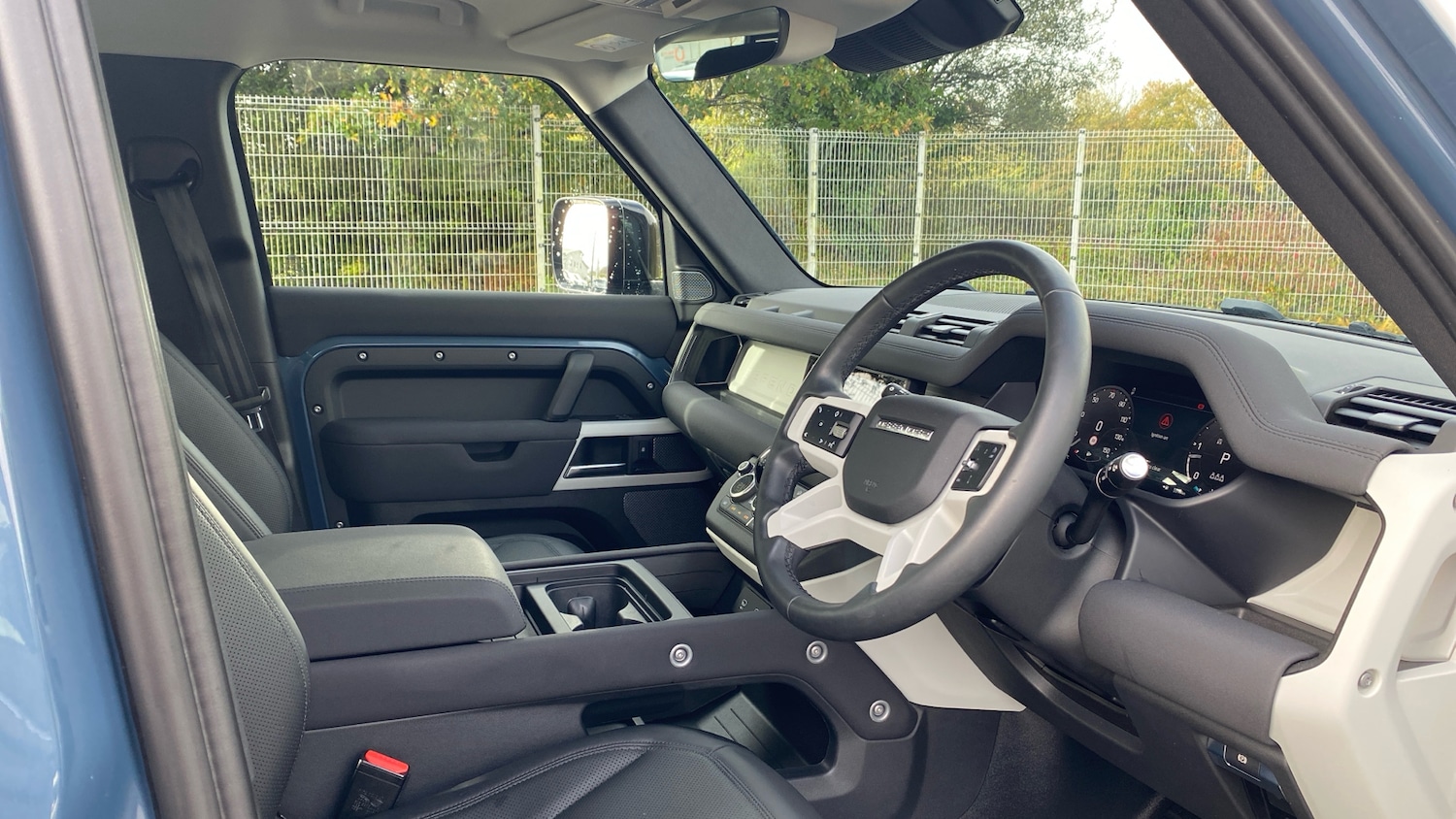 Used Land Rover Defender 2022 for sale - 76352430: Photo 50