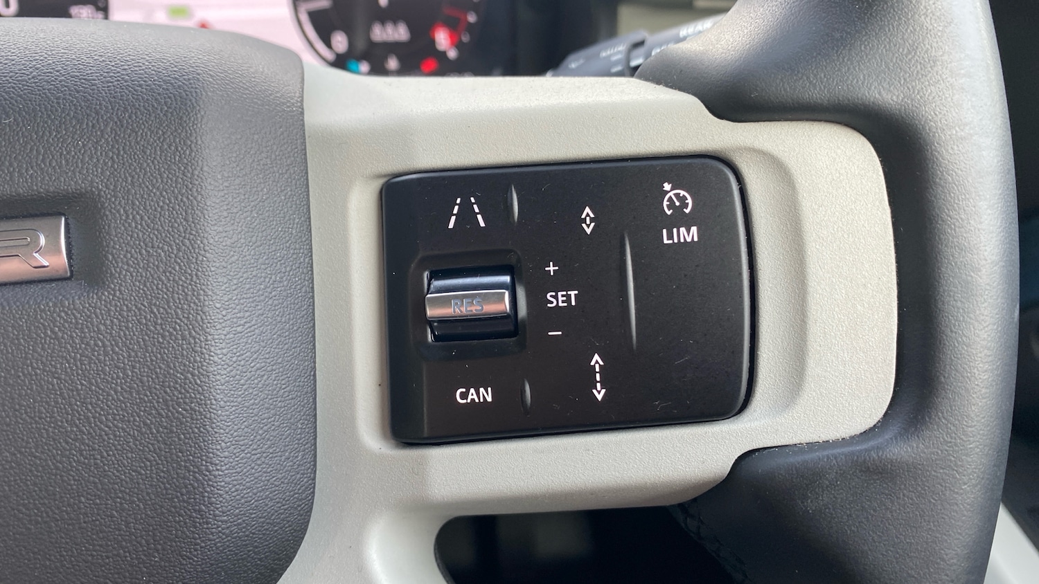 Used Land Rover Defender 2022 for sale - 76352430: Photo 54