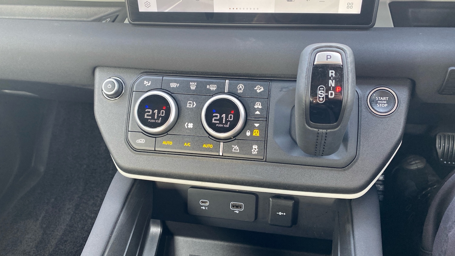 Used Land Rover Defender 2022 for sale - 76352430: Photo 57