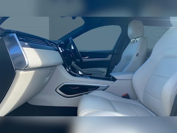 Used Jaguar F-Pace 2023 for sale - 77871974: Photo