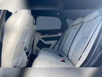 Used Jaguar F-Pace 2023 for sale - 77871974: Photo