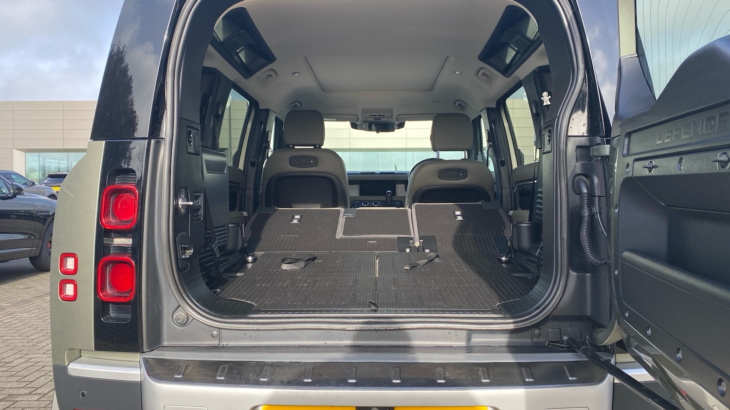 Used Land Rover Defender 2020 for sale - 77802244: Photo 10