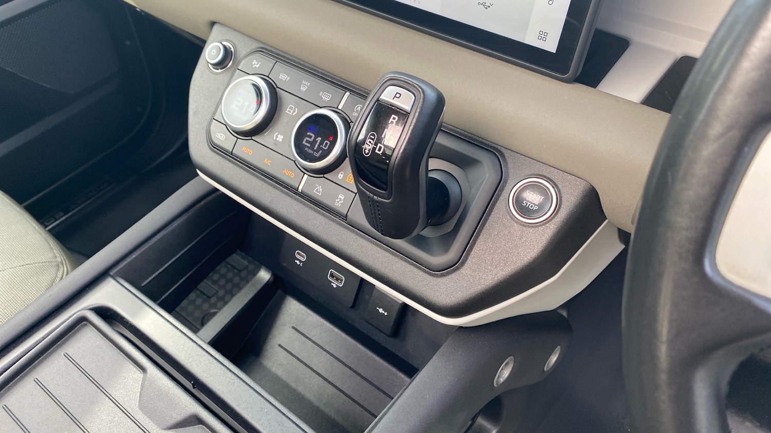 Used Land Rover Defender 2020 for sale - 77802244: Photo 13