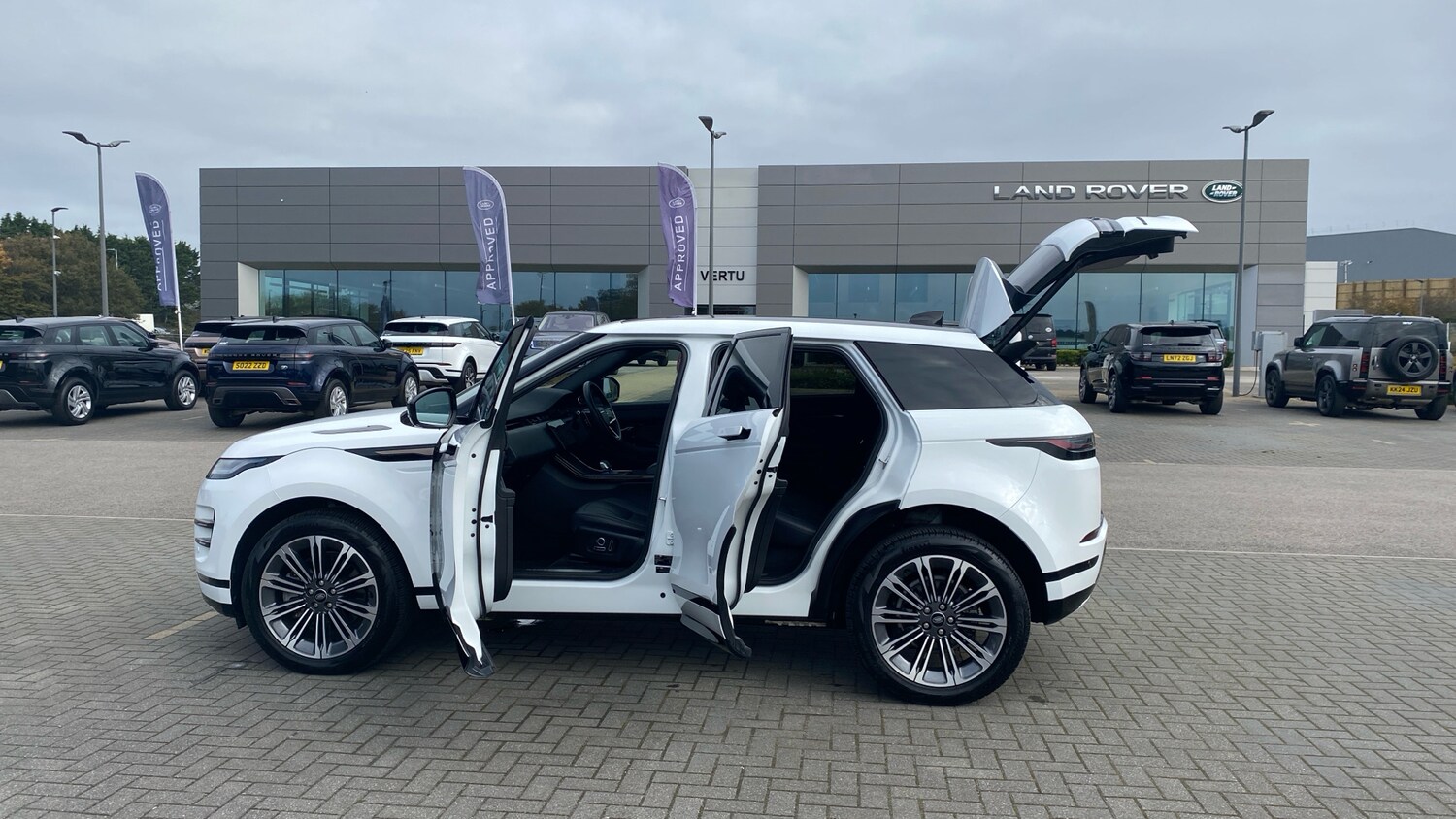 Used Land Rover Range Rover Evoque 2023 for sale - 76273570: Photo 32