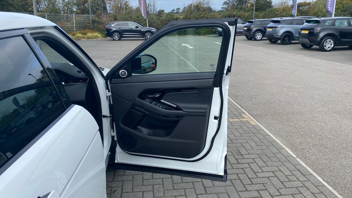 Used Land Rover Range Rover Evoque 2023 for sale - 76273570: Photo 41