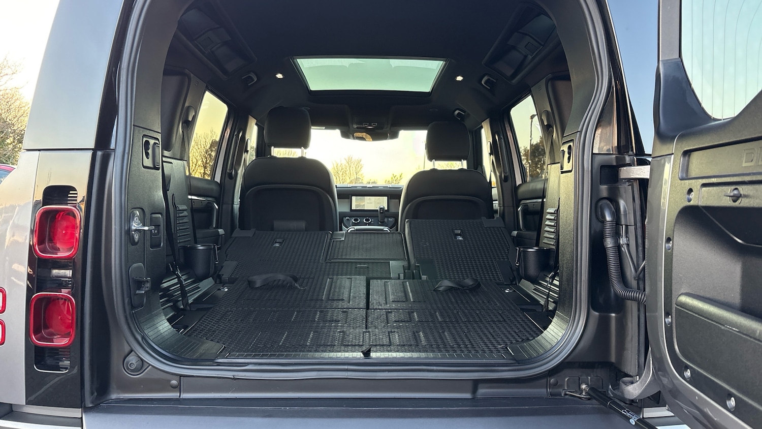 Used Land Rover Defender 2023 for sale - 77983874: Photo 10