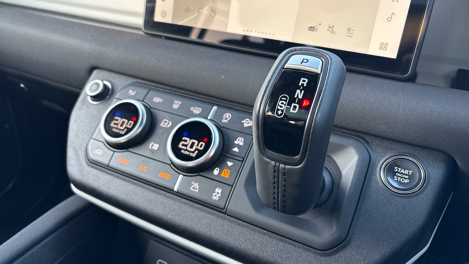 Used Land Rover Defender 2023 for sale - 77983874: Photo 13