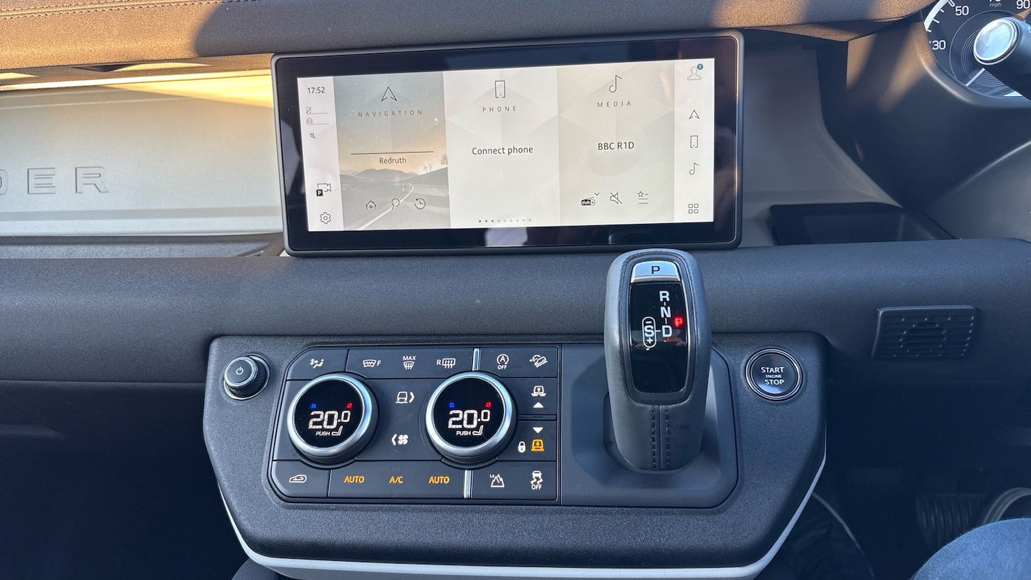 Used Land Rover Defender 2023 for sale - 77983874: Photo 14