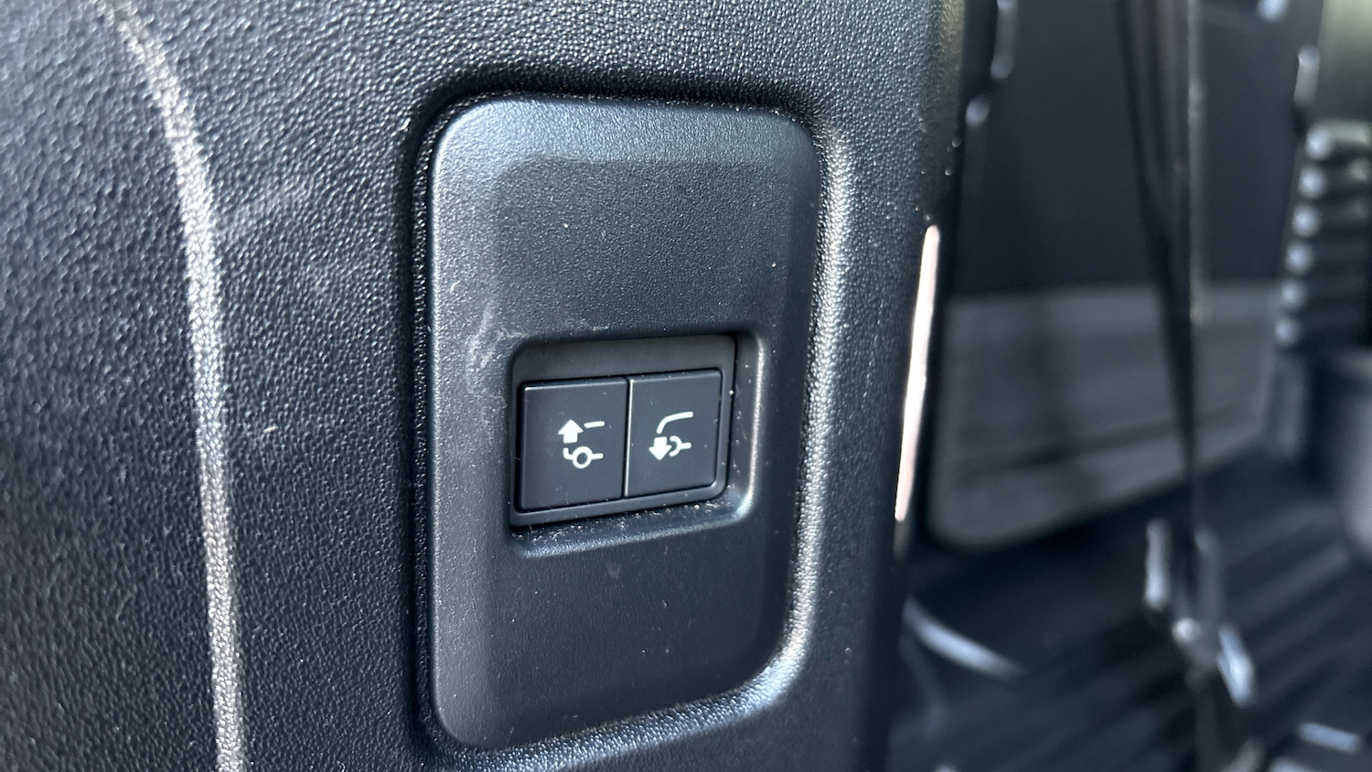 Used Land Rover Defender 2023 for sale - 77983874: Photo 29