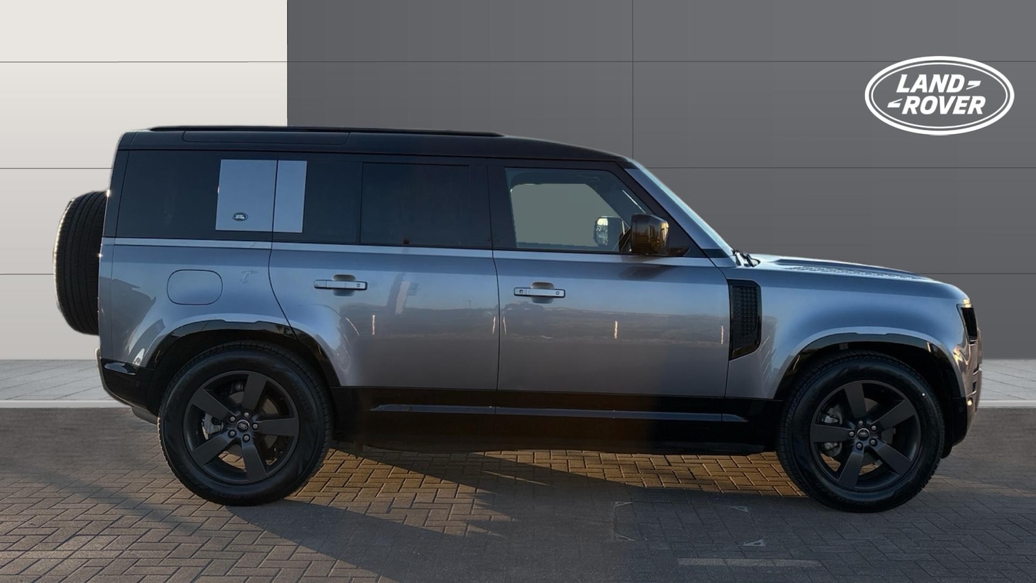 Used Land Rover Defender 2023 for sale - 77983874: Photo 5