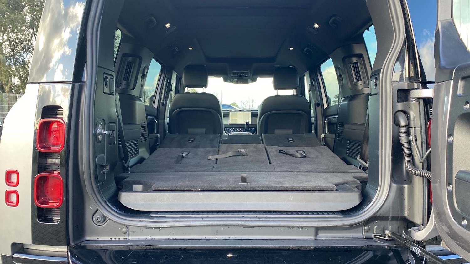 Used Land Rover Defender 2024 for sale - 77286180: Photo 10