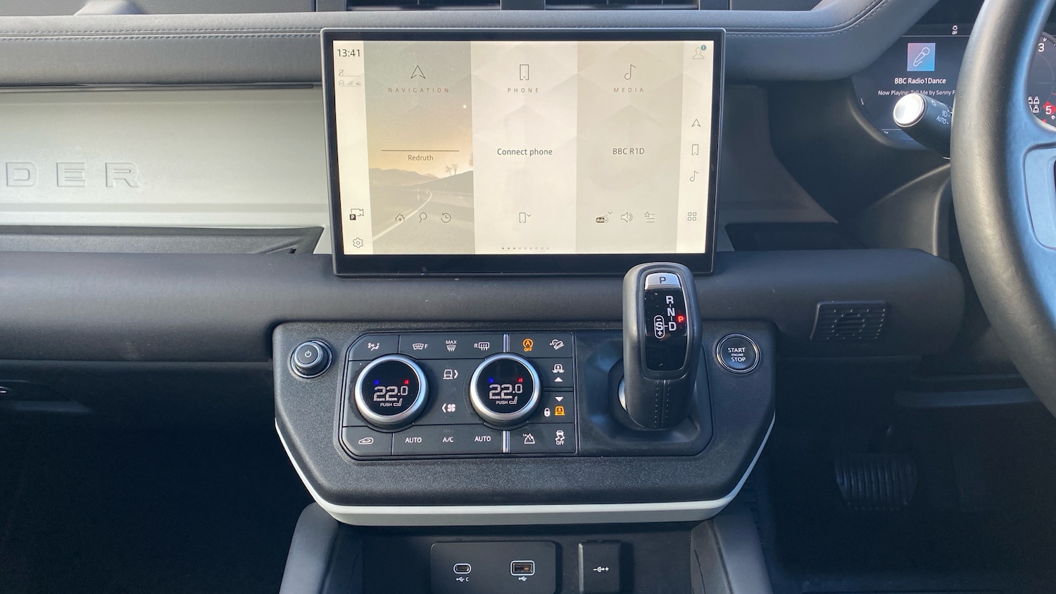 Used Land Rover Defender 2024 for sale - 77286180: Photo 14