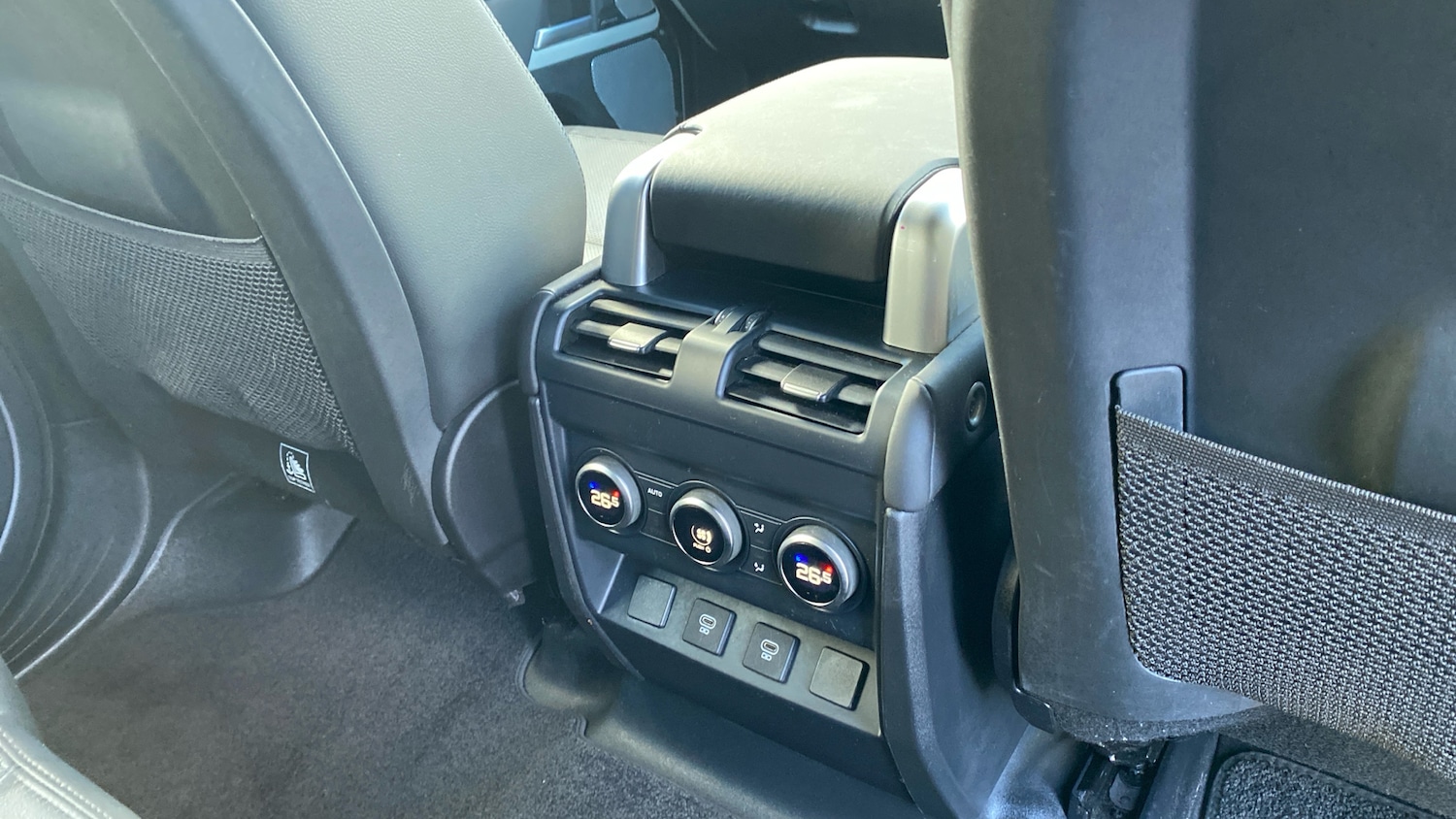 Used Land Rover Defender 2024 for sale - 77286180: Photo 18