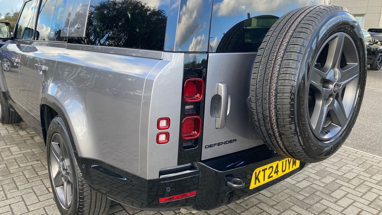 Used Land Rover Defender 2024 for sale - 77286180: Photo 19