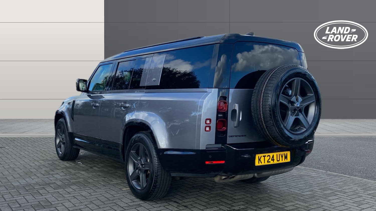 Used Land Rover Defender 2024 for sale - 77286180: Photo 2