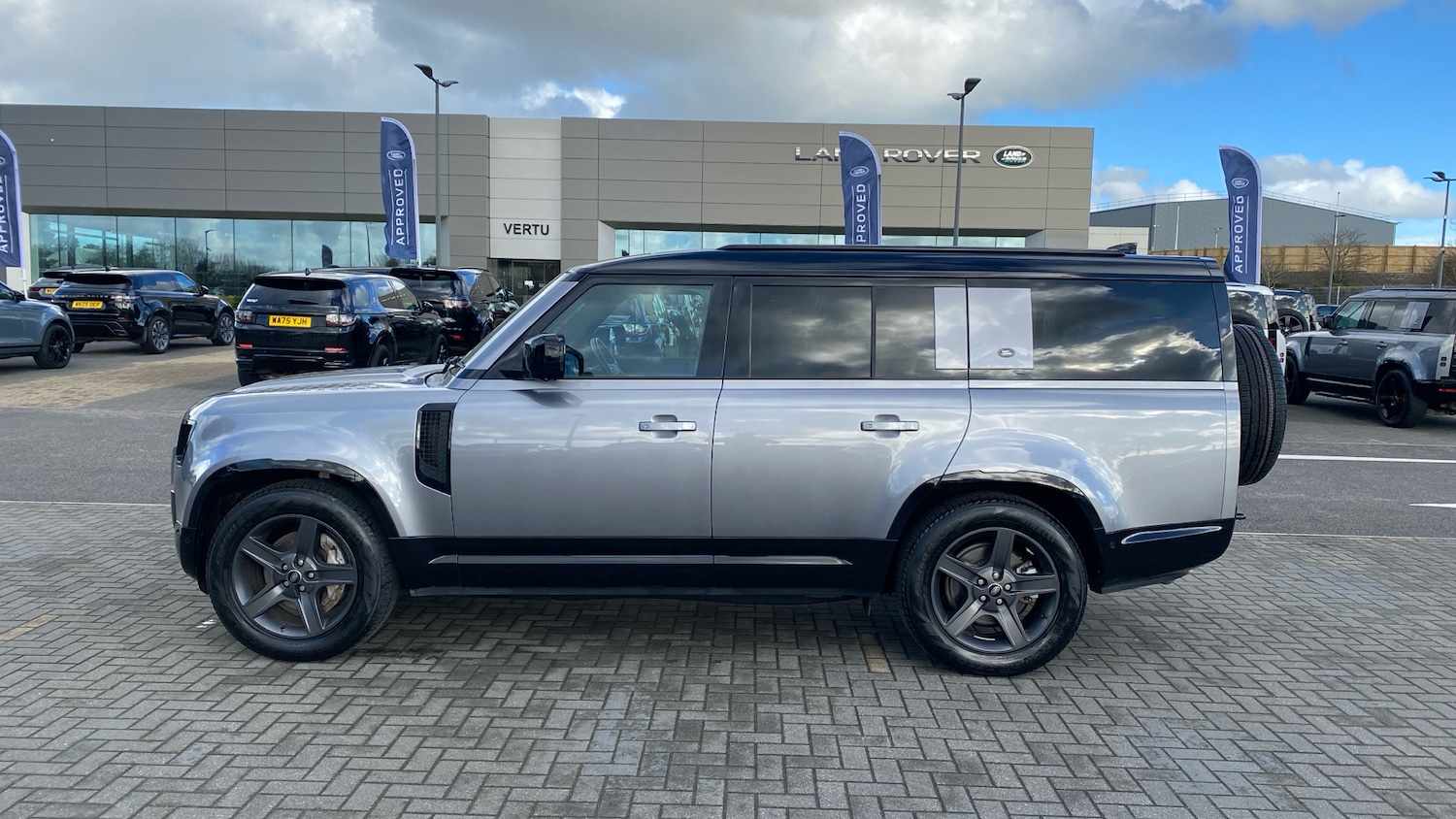 Used Land Rover Defender 2024 for sale - 77286180: Photo 21