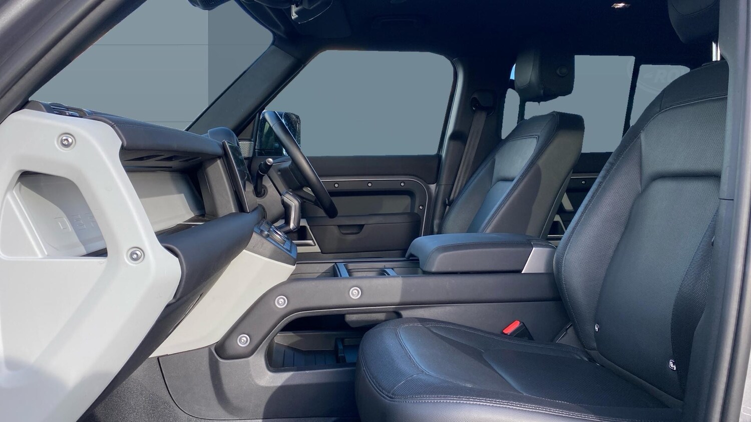 Used Land Rover Defender 2024 for sale - 77286180: Photo 3