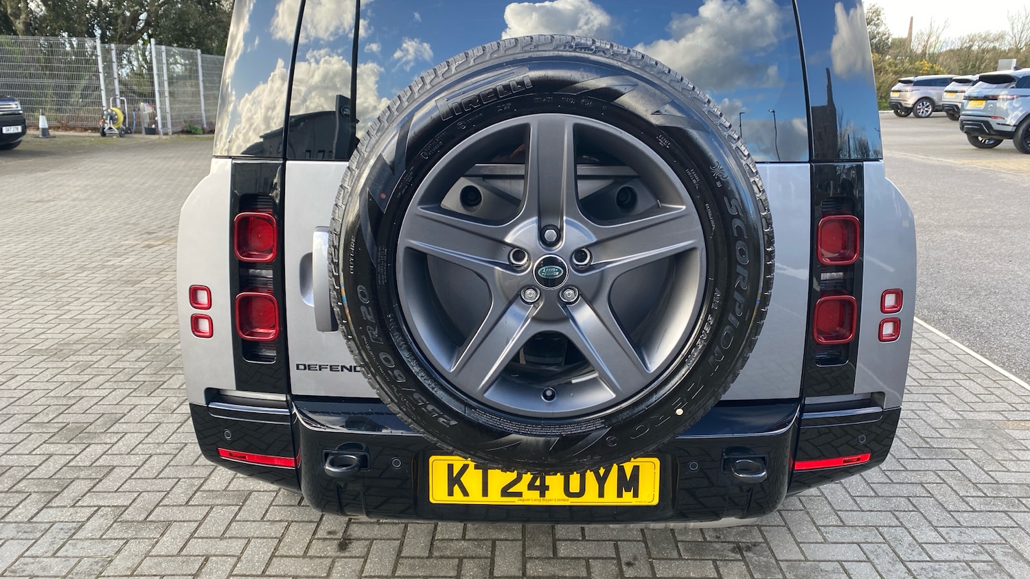 Used Land Rover Defender 2024 for sale - 77286180: Photo 37